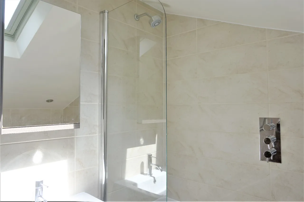 Windmill Road, London, SW18, photo 8
