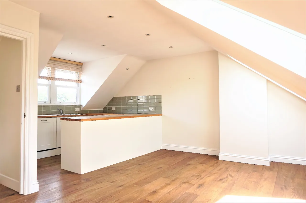 1 bed flat to rent, Windmill Road, London, SW18