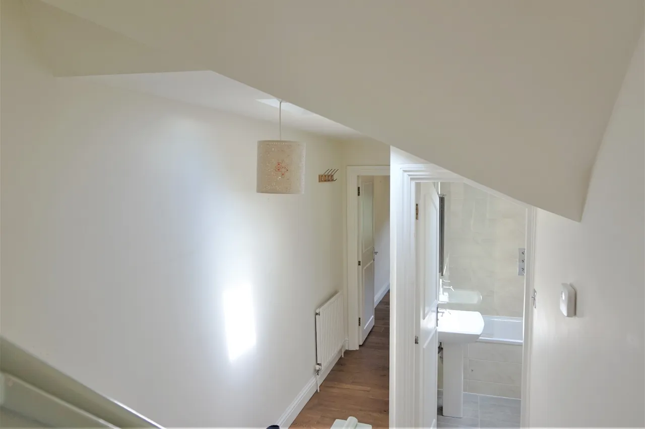 Windmill Road, London, SW18, photo 13