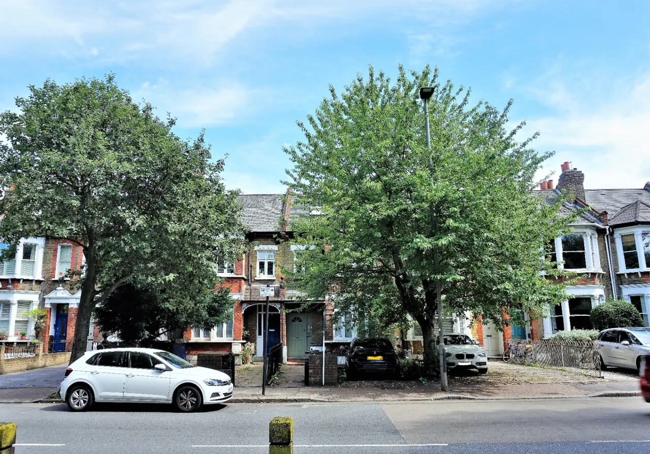 Windmill Road, London, SW18, photo 19