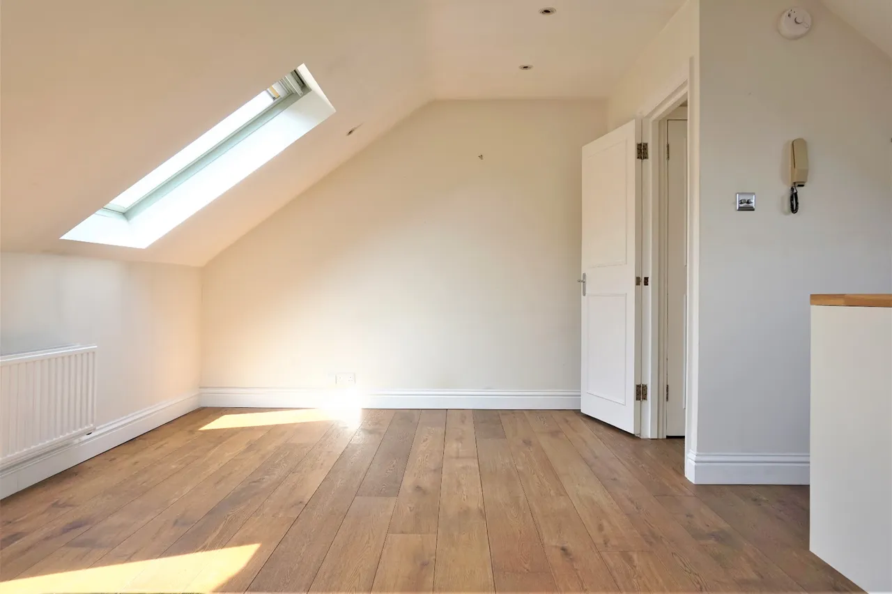 Windmill Road, London, SW18, photo 11