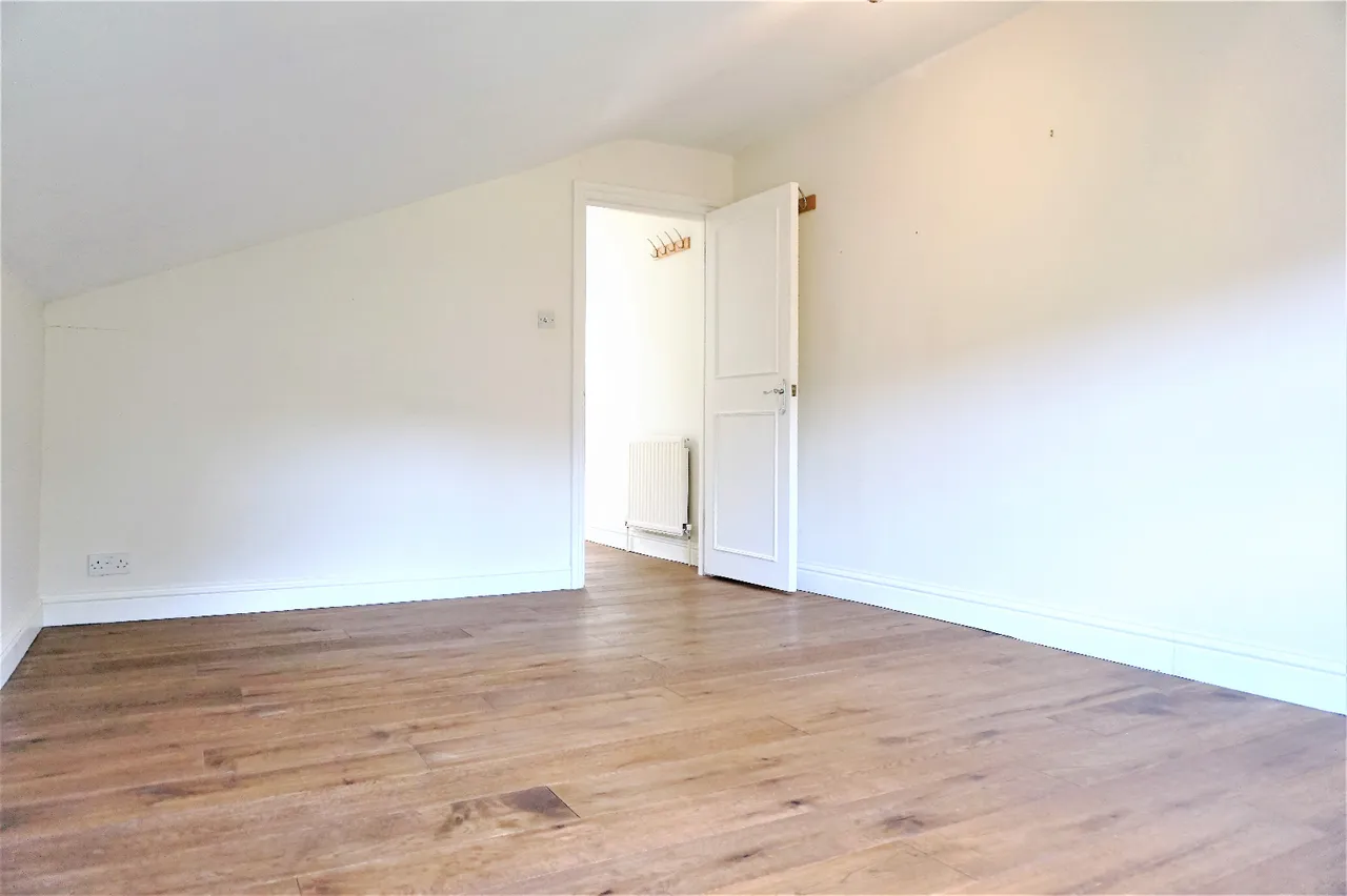 Windmill Road, London, SW18, photo 5