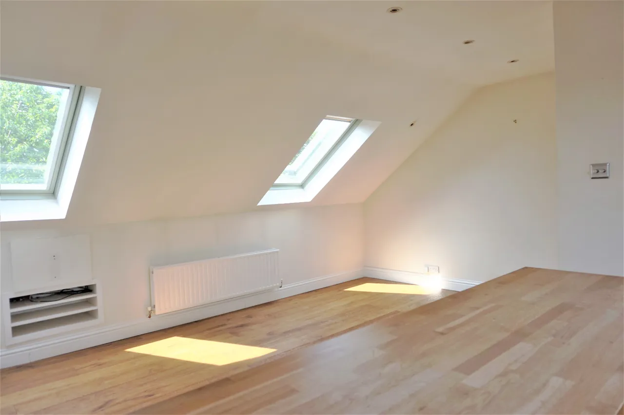 Windmill Road, London, SW18, photo 12