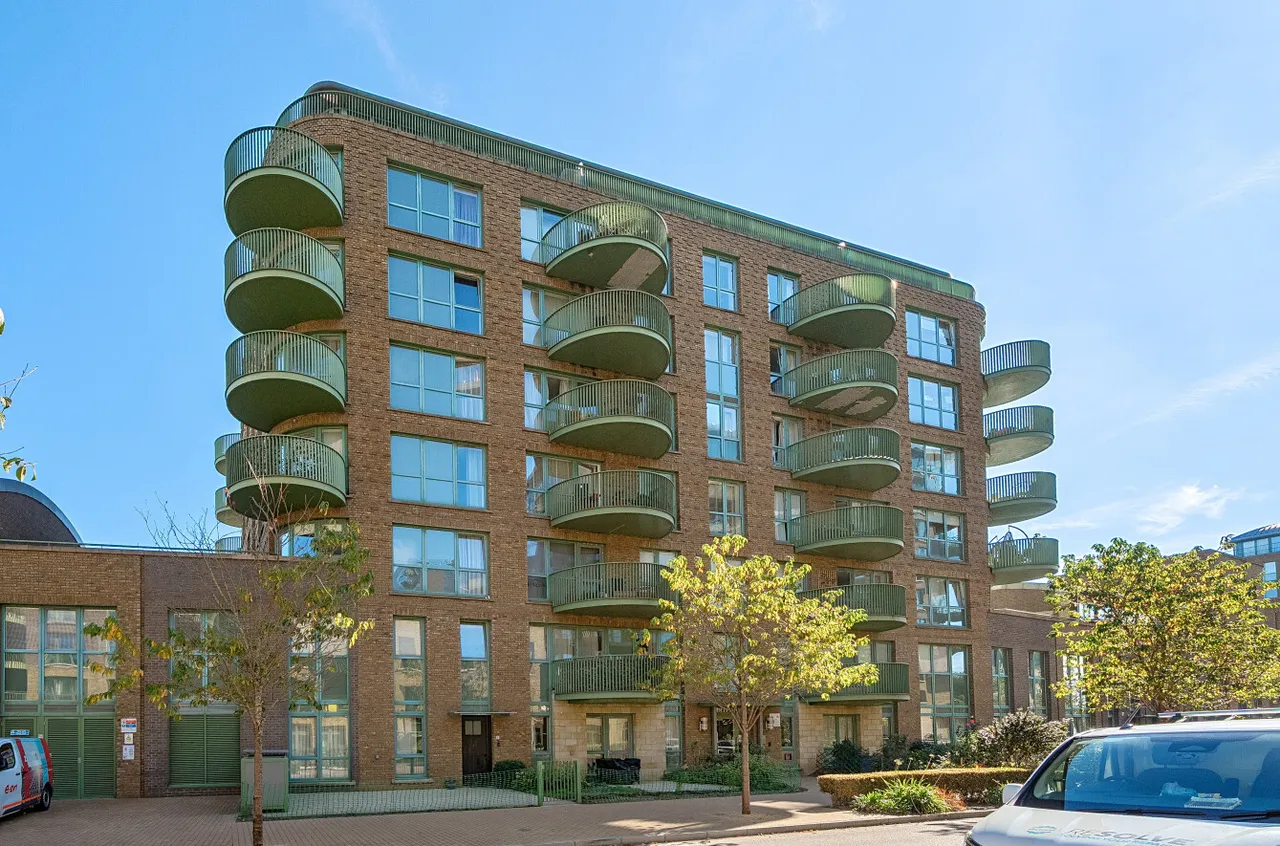 1 bed flat for sale, London
