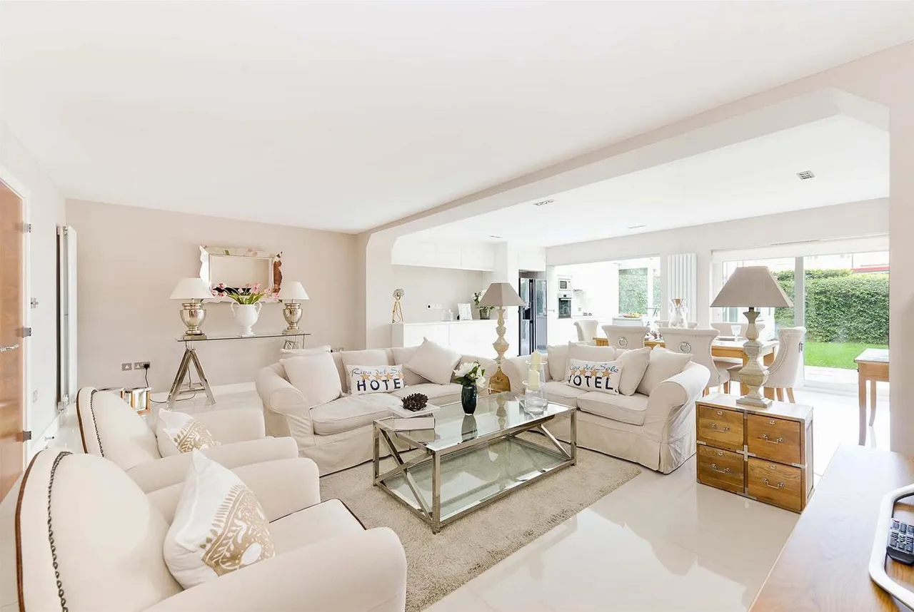5 bed house to rent — St Johns Wood Park, London