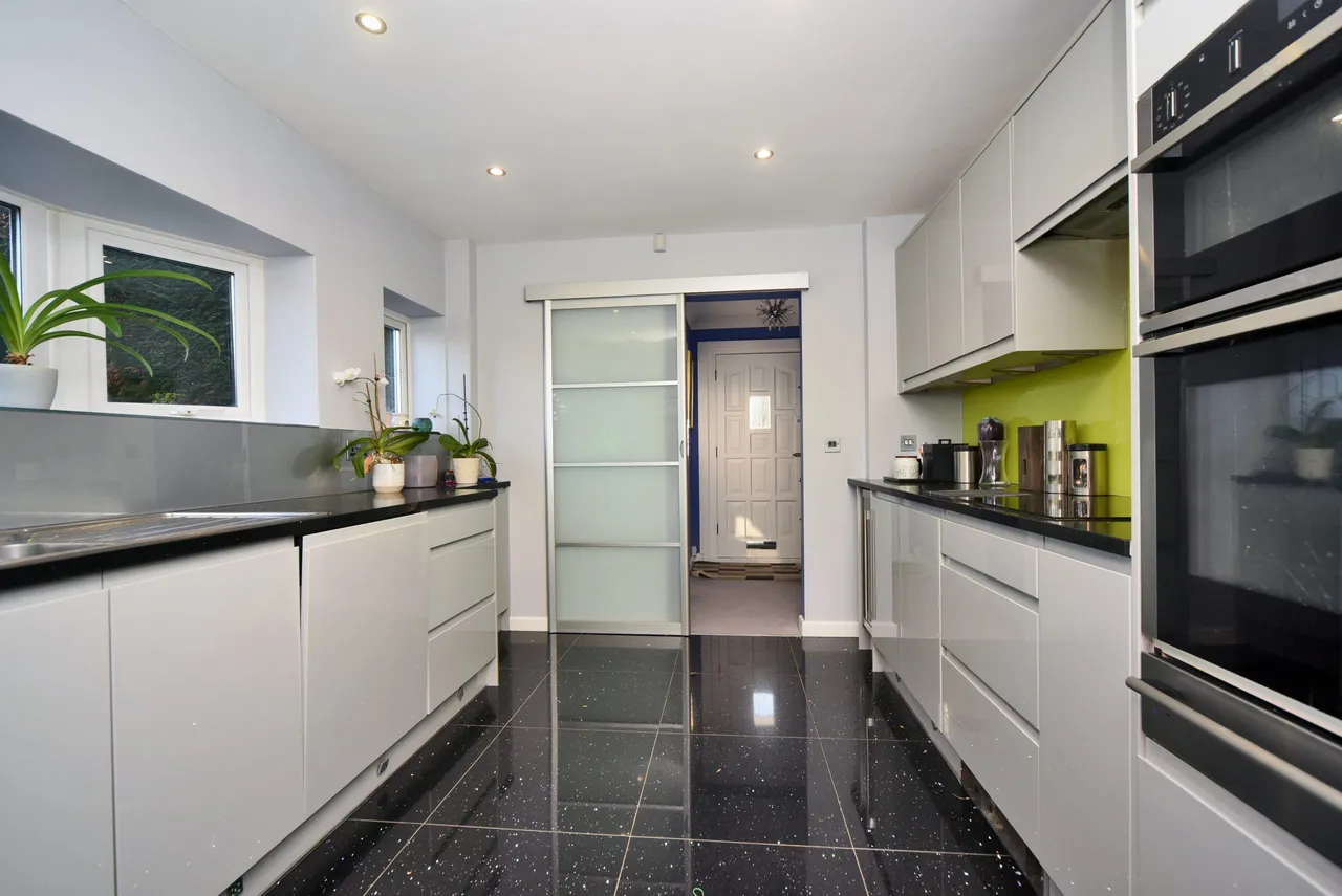 Nightingale Road, Hampton, TW12, photo 6