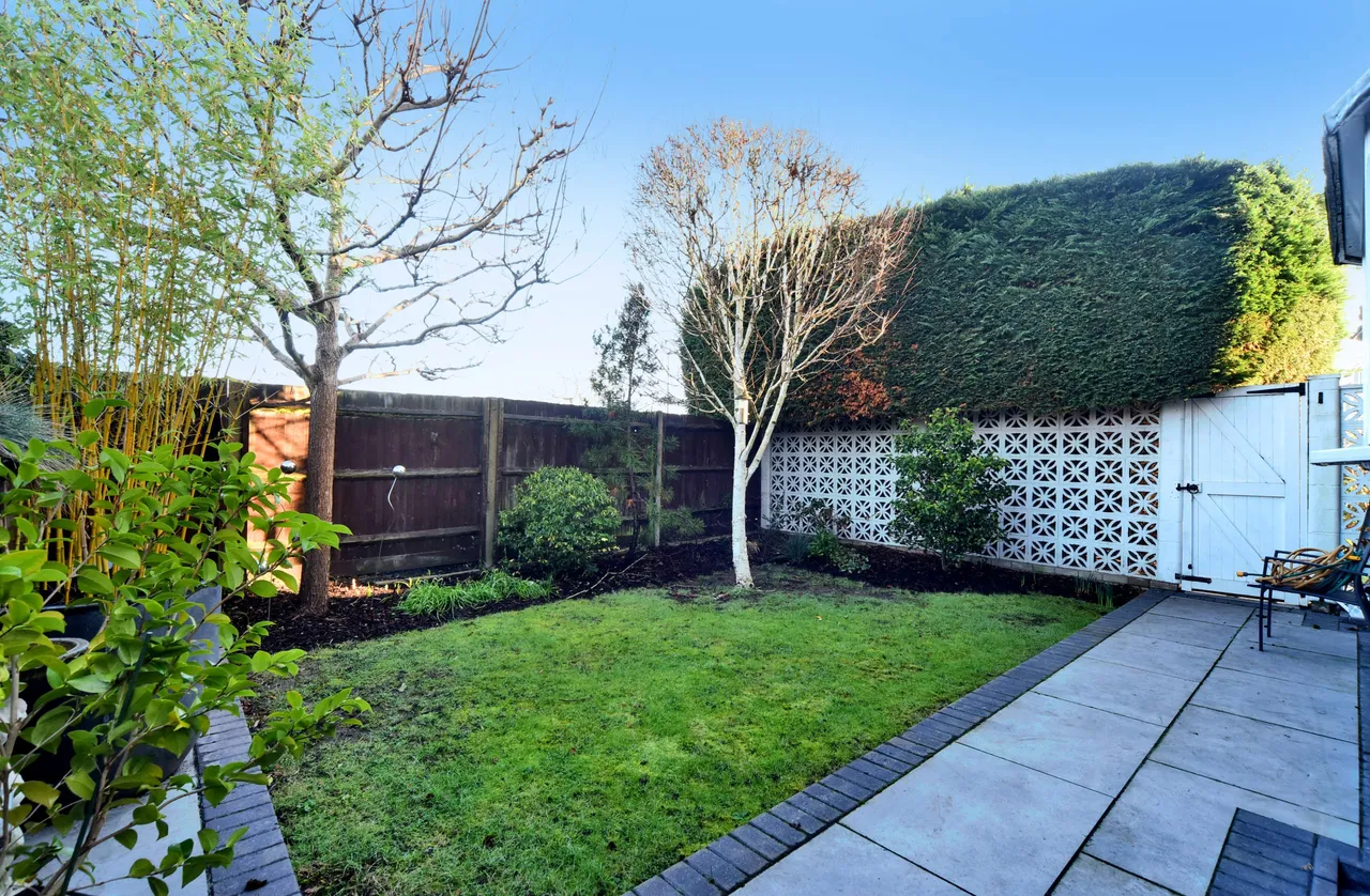Nightingale Road, Hampton, TW12, photo 12