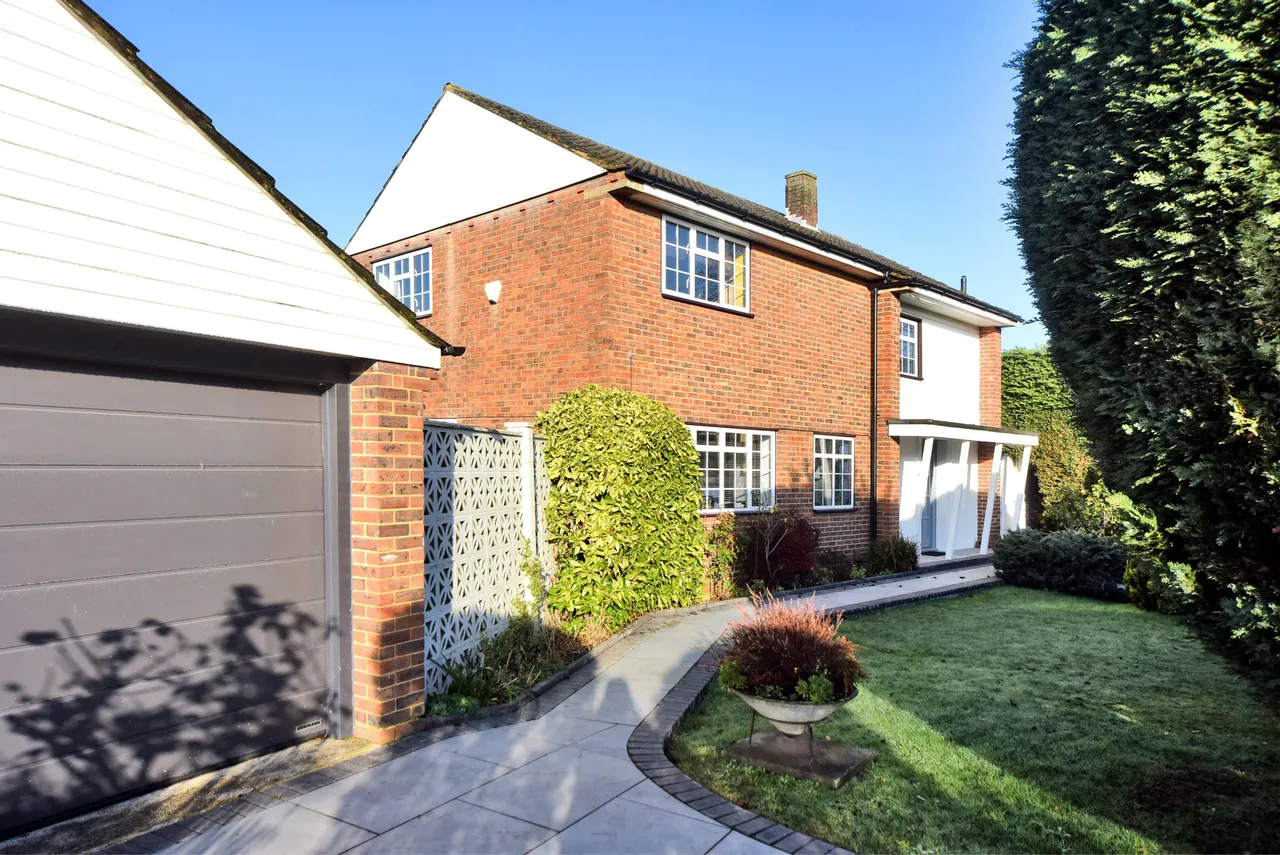 3 bed house for sale, Nightingale Road, Hampton, TW12