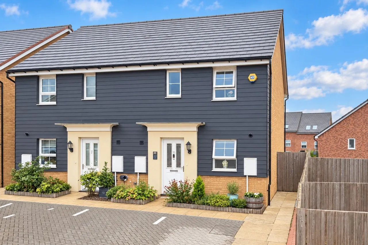 3 bed house for sale, Galton Corner, Leighton Buzzard, LU7