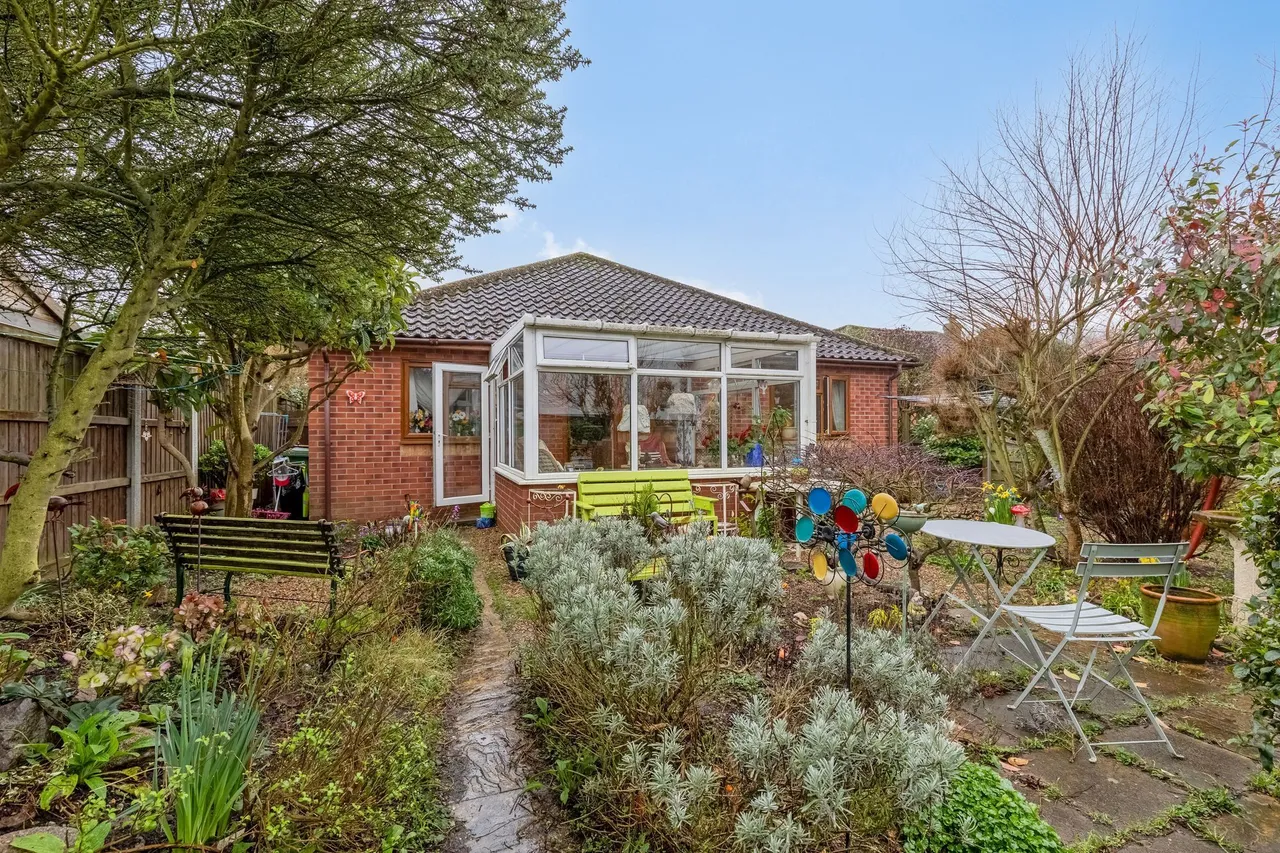 Detached Bungalow in Holt Near the To, photo 7
