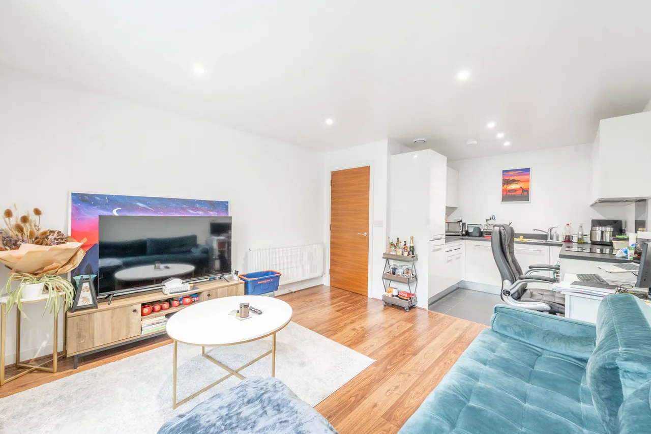 1 bed flat for sale — 3 Henry Court, Unwin Way, Stanmore