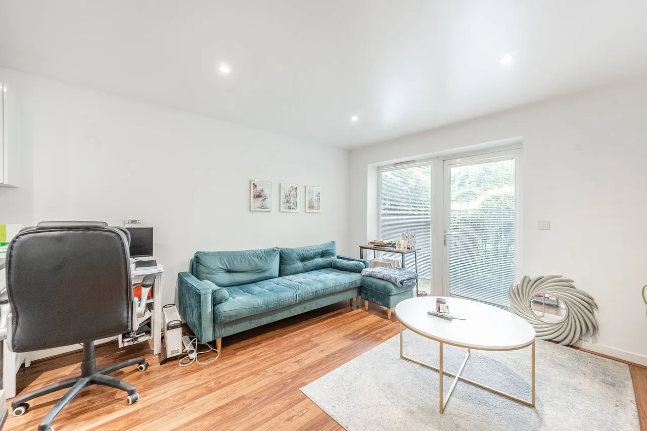 3 Henry Court, Unwin Way, Stanmore, photo 3