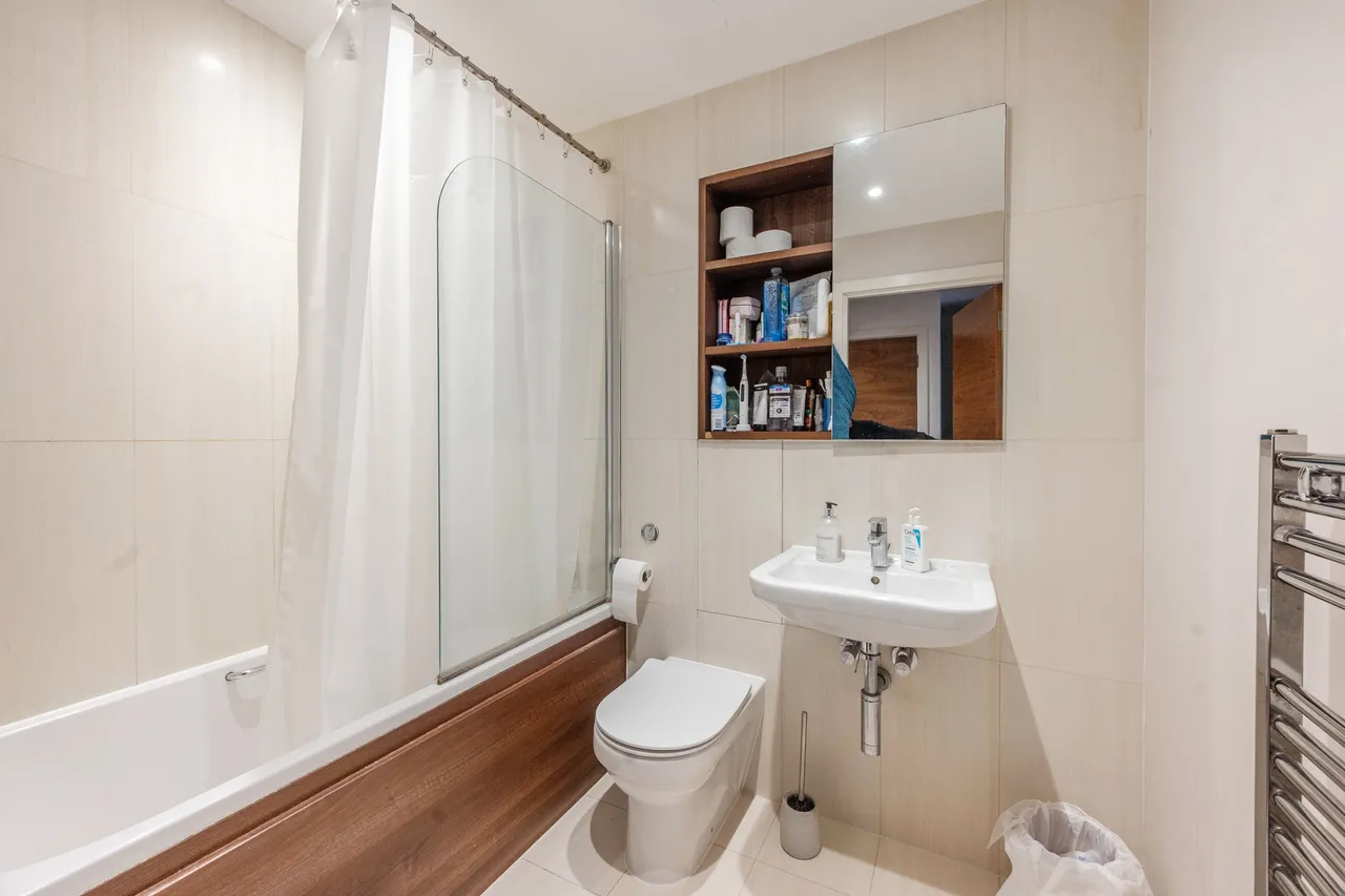 3 Henry Court, Unwin Way, Stanmore, photo 6