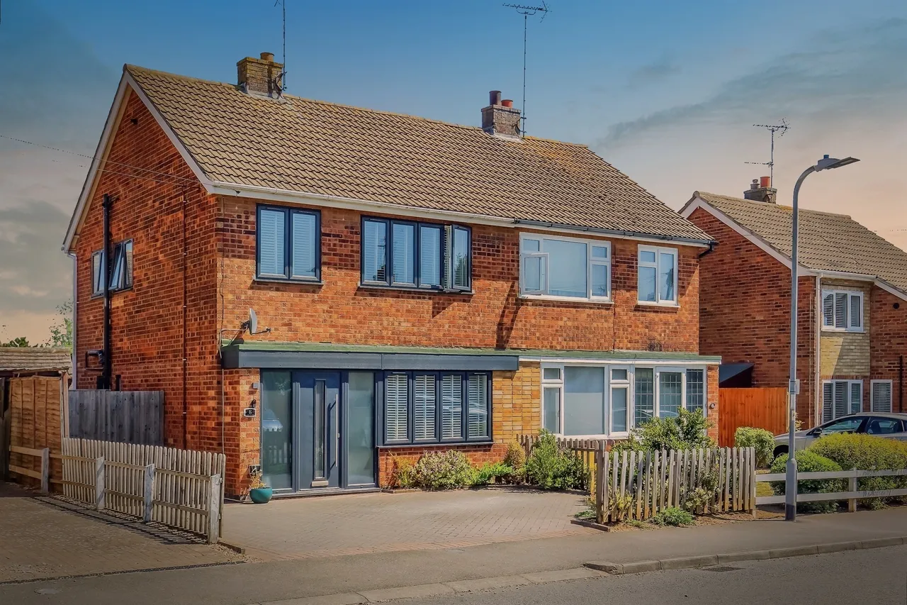 3 bed house for sale — Caithness Road, Stamford