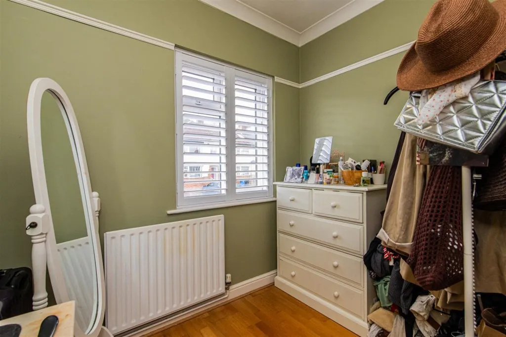 Hillside Avenue, Kettering, photo 12