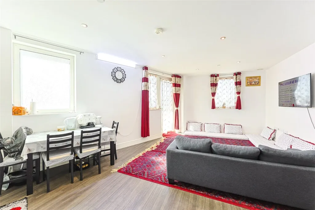 Healum Avenue, Southall, UB2, photo 14