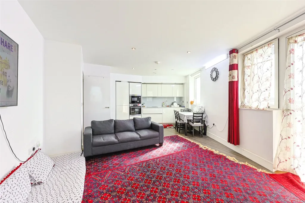 Healum Avenue, Southall, UB2, photo 13