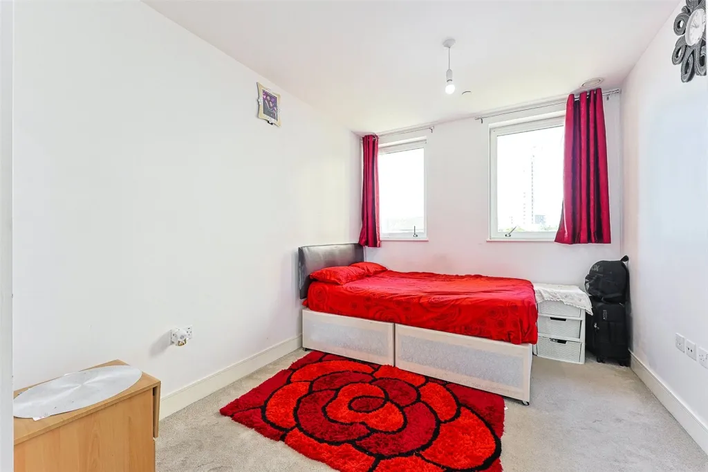 Healum Avenue, Southall, UB2, photo 5