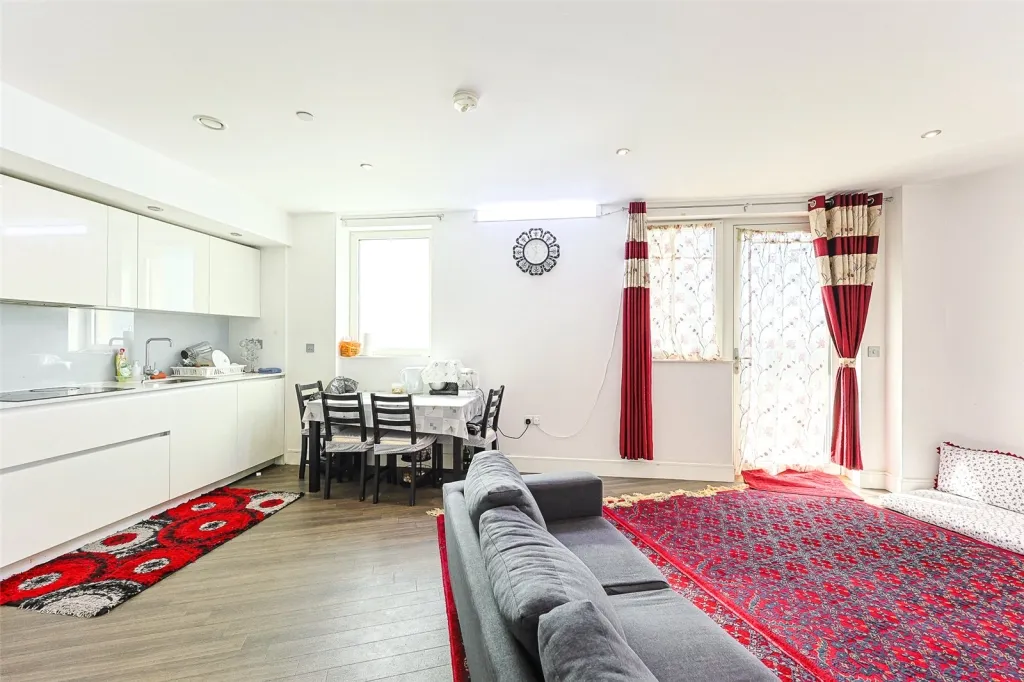 Healum Avenue, Southall, UB2, photo 4