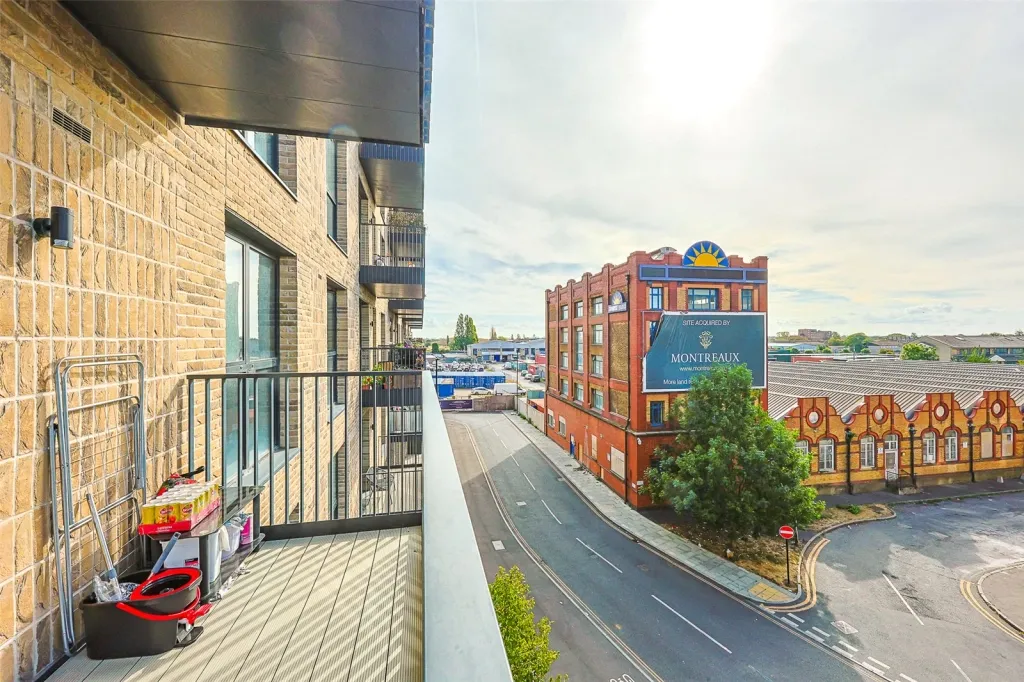Healum Avenue, Southall, UB2, photo 11