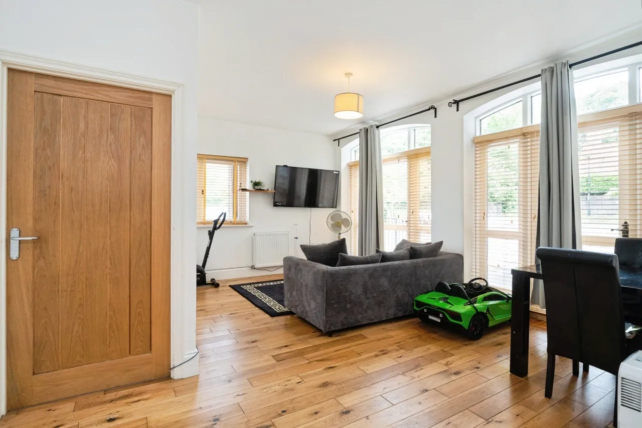 London Road, Hurst Green, TN19, photo 5