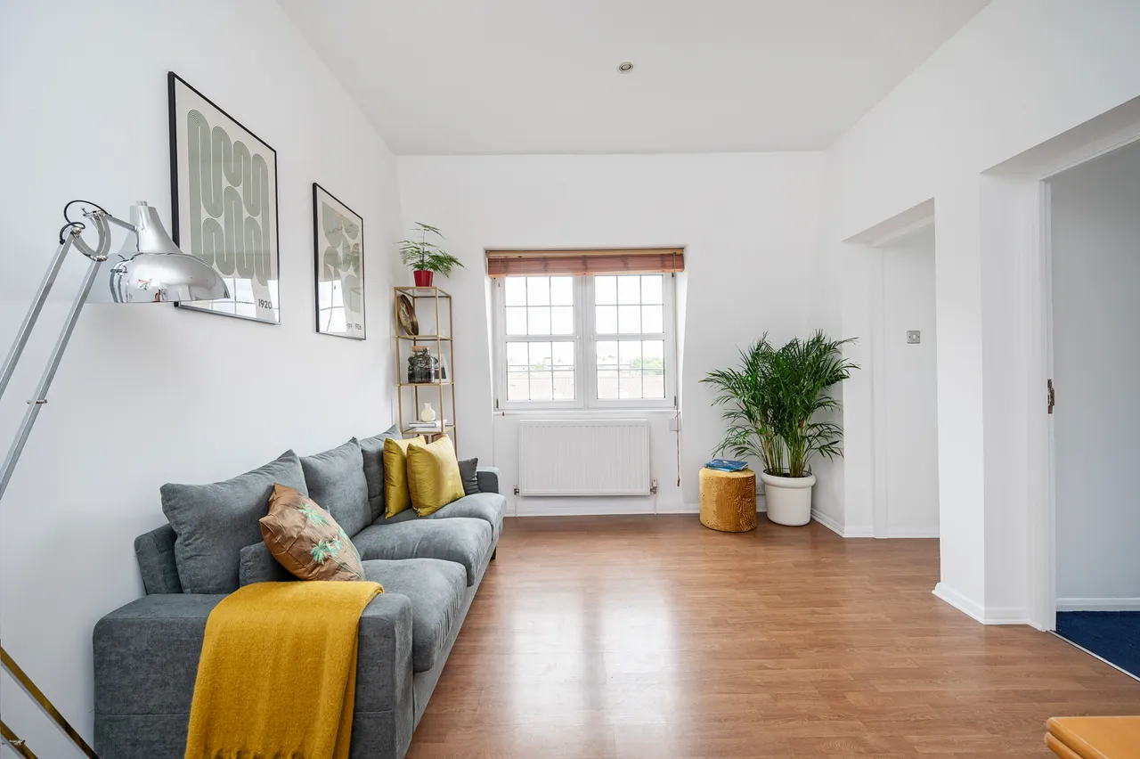 2 bed flat for sale — 30 Cambridge Court, 220 Cambridge Heath Road, London