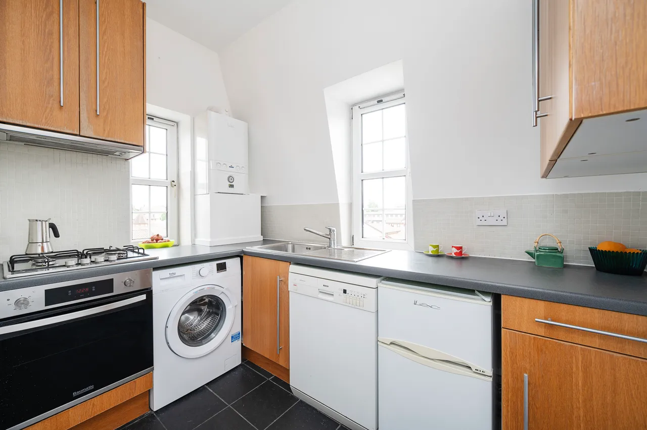 30 Cambridge Court, 220 Cambridge Heath Road, London, photo 5
