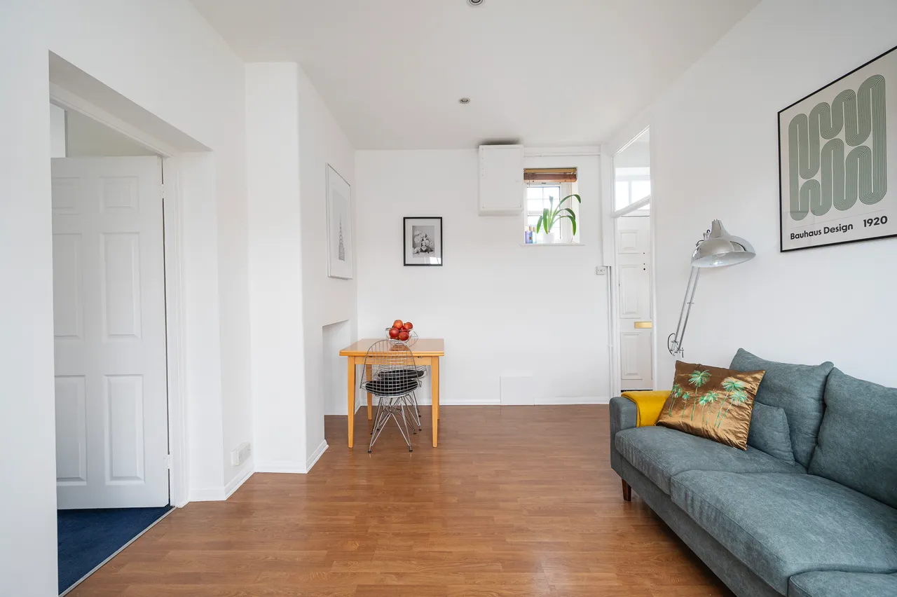 30 Cambridge Court, 220 Cambridge Heath Road, London, photo 3
