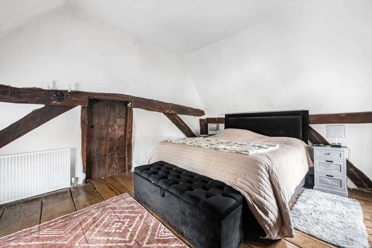 Swan Lane, Charlwood, Horley, Surrey, RH6 0DB, photo 9