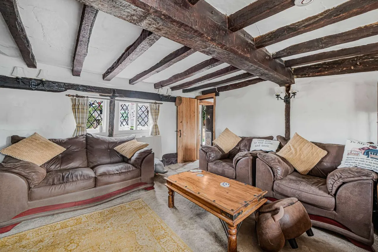 Swan Lane, Charlwood, Horley, Surrey, RH6 0DB, photo 5