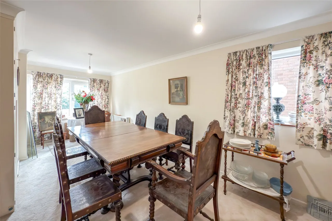 Grant Gardens, Harpenden, Hertfordshire, AL5 4QD, photo 4
