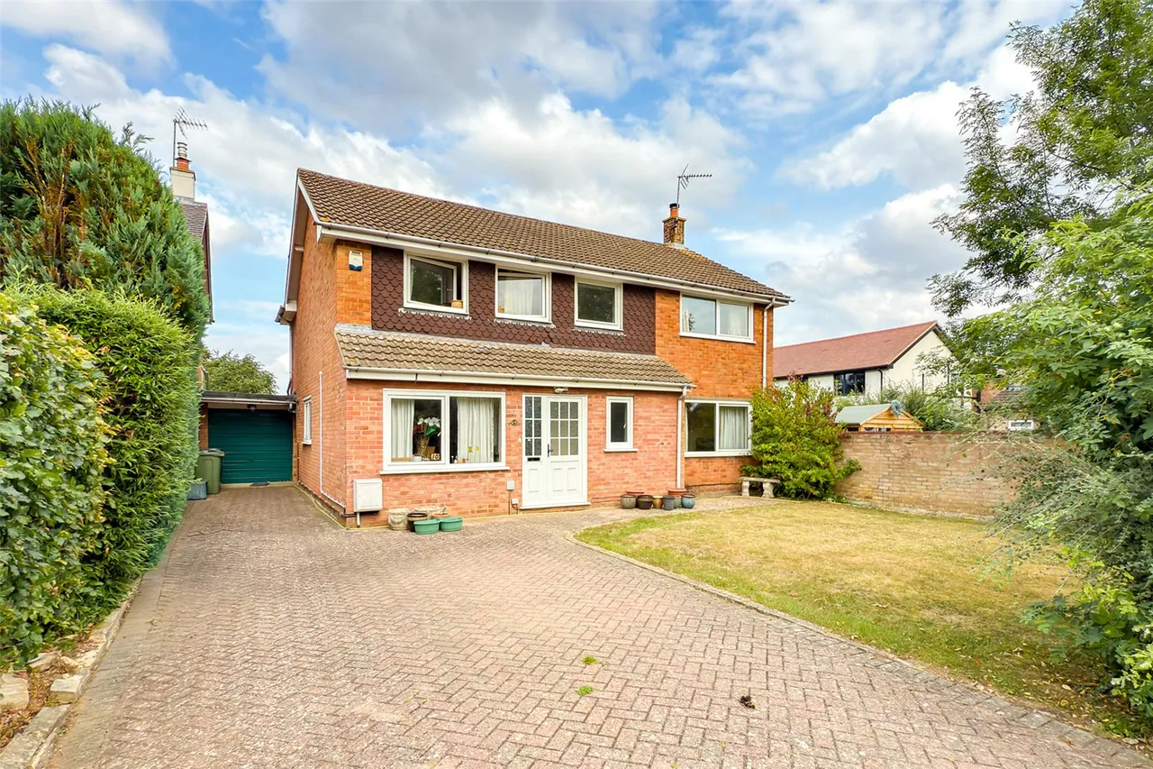 4 bed house for sale — Grant Gardens, Harpenden, Hertfordshire, AL5 4QD