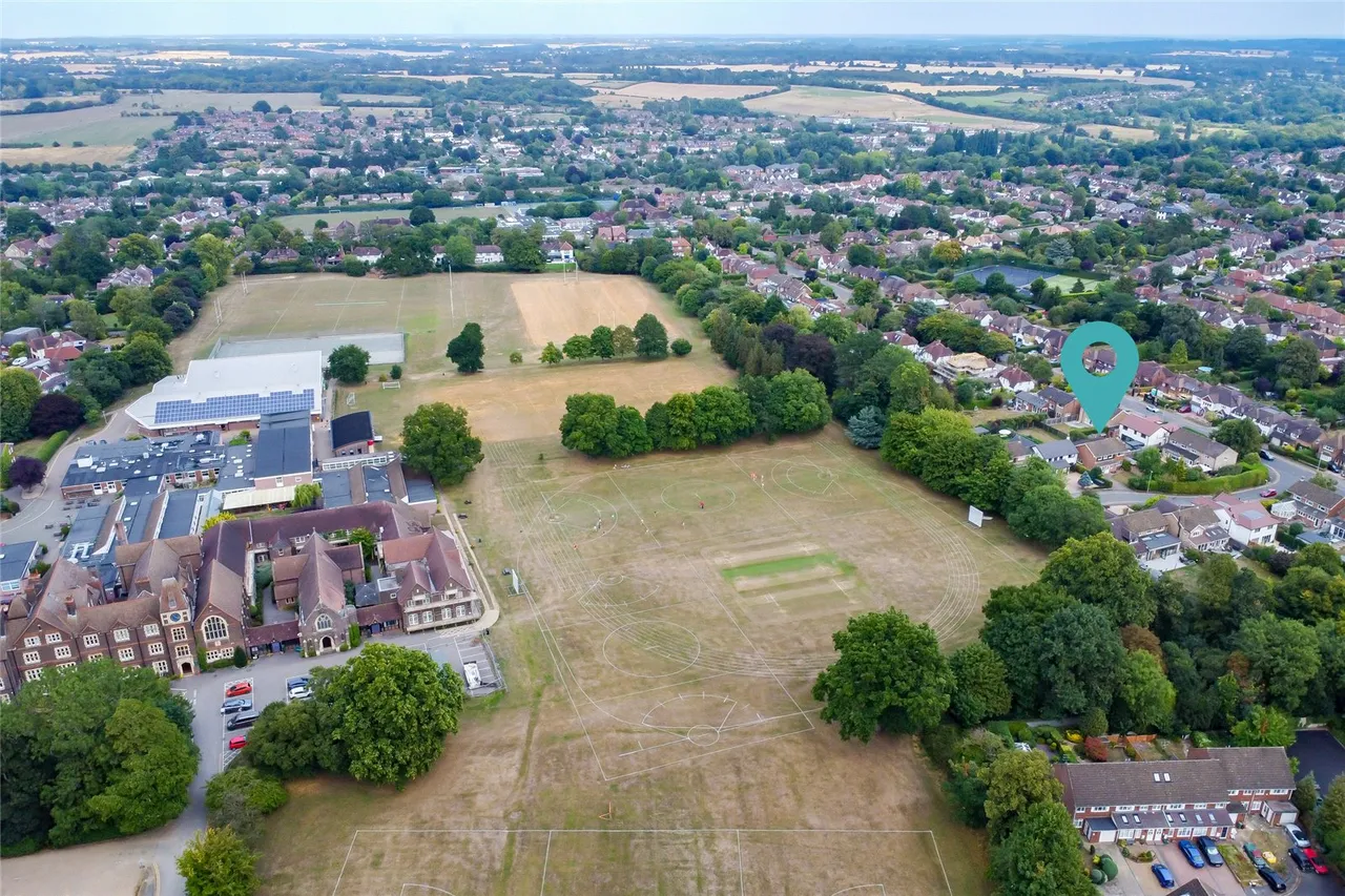 Grant Gardens, Harpenden, Hertfordshire, AL5 4QD, photo 14