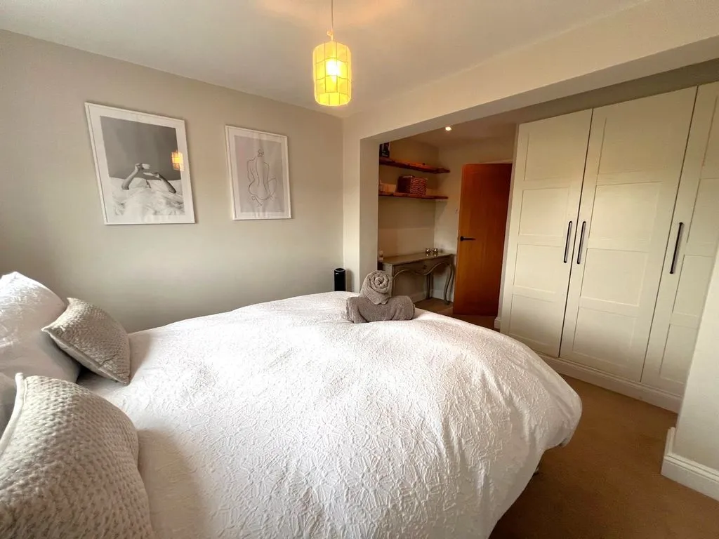 High Road, Cookham, SL6, photo 9