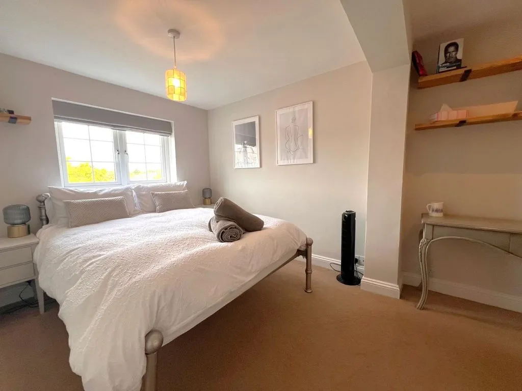 High Road, Cookham, SL6, photo 10
