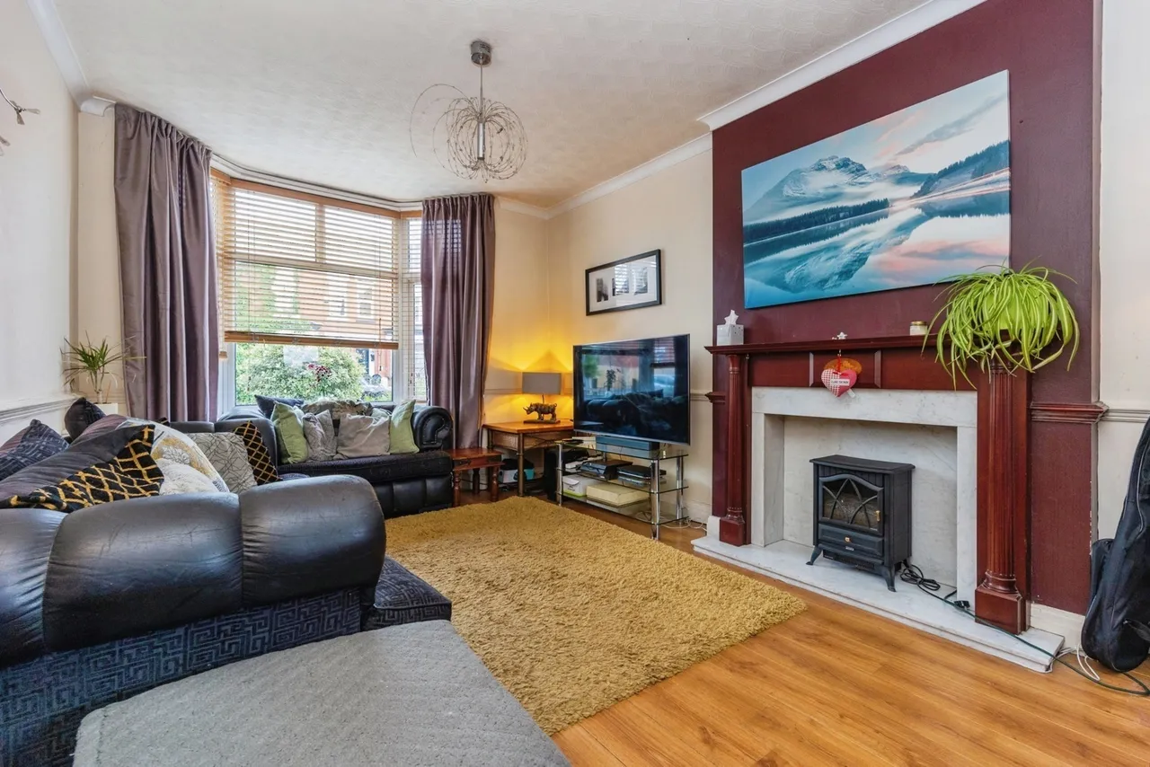 Dane Road, Sale, Greater Manchester, M33, photo 2