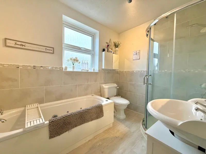 West Parade, Dunstable LU6 1EN, photo 15