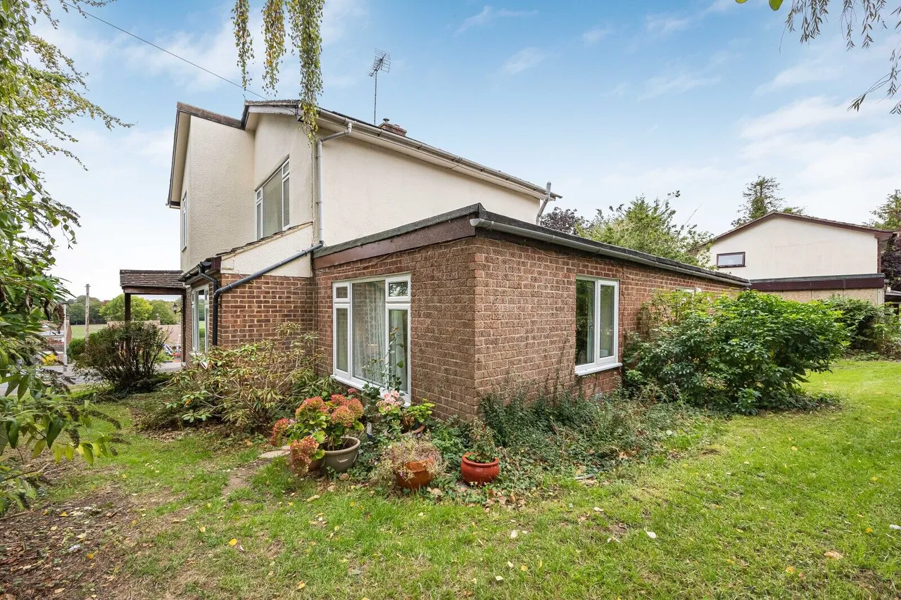 3 bed house for sale, Shepherds Mount, Compton, RG20