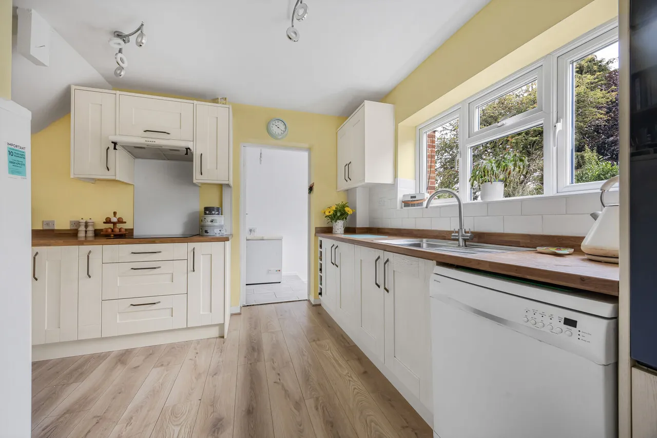 Shepherds Mount, Compton, RG20, photo 4