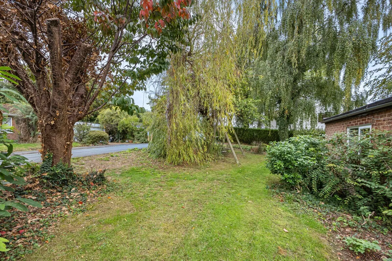 Shepherds Mount, Compton, RG20, photo 29