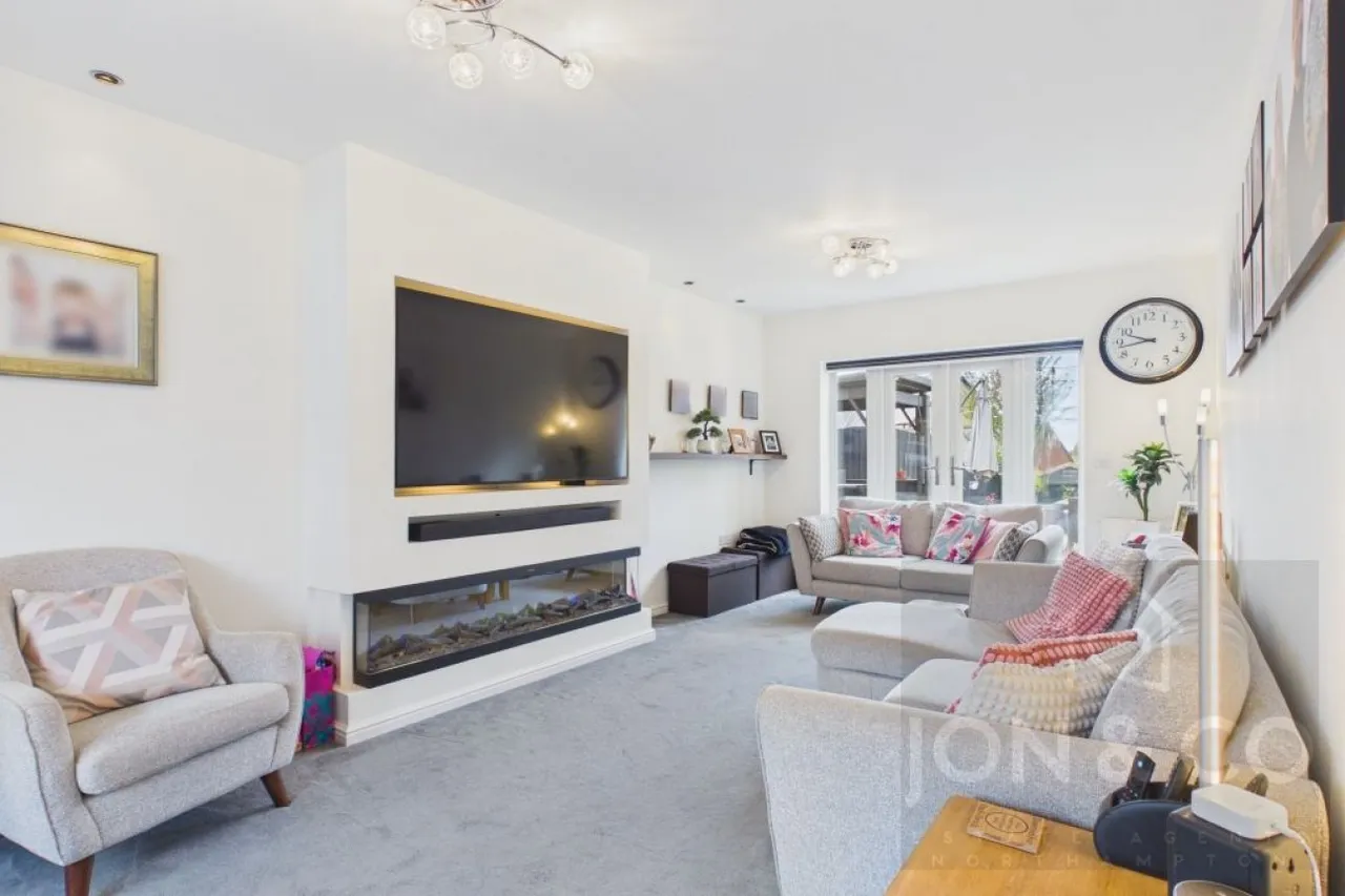 Kent Road South, St Crispins, NN5, photo 2
