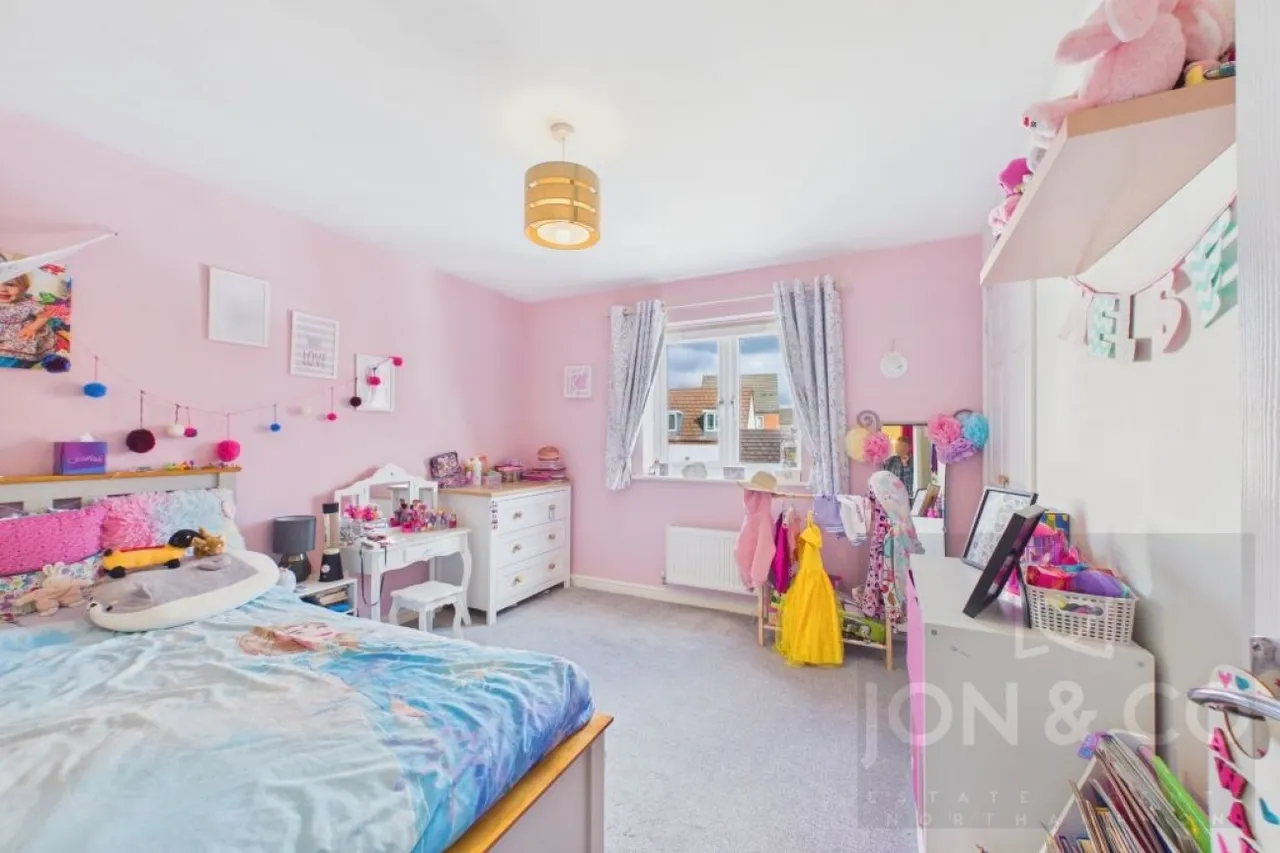 Kent Road South, St Crispins, NN5, photo 16