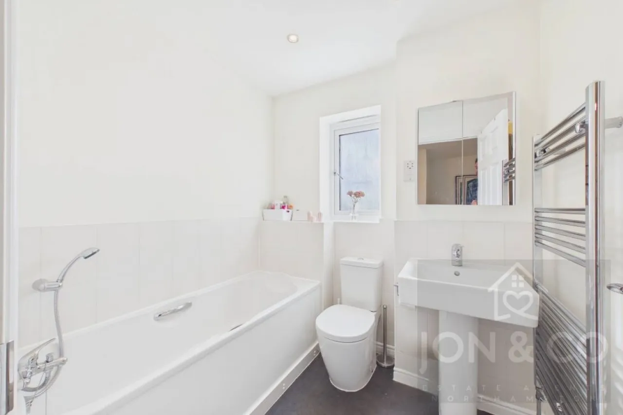 Kent Road South, St Crispins, NN5, photo 15