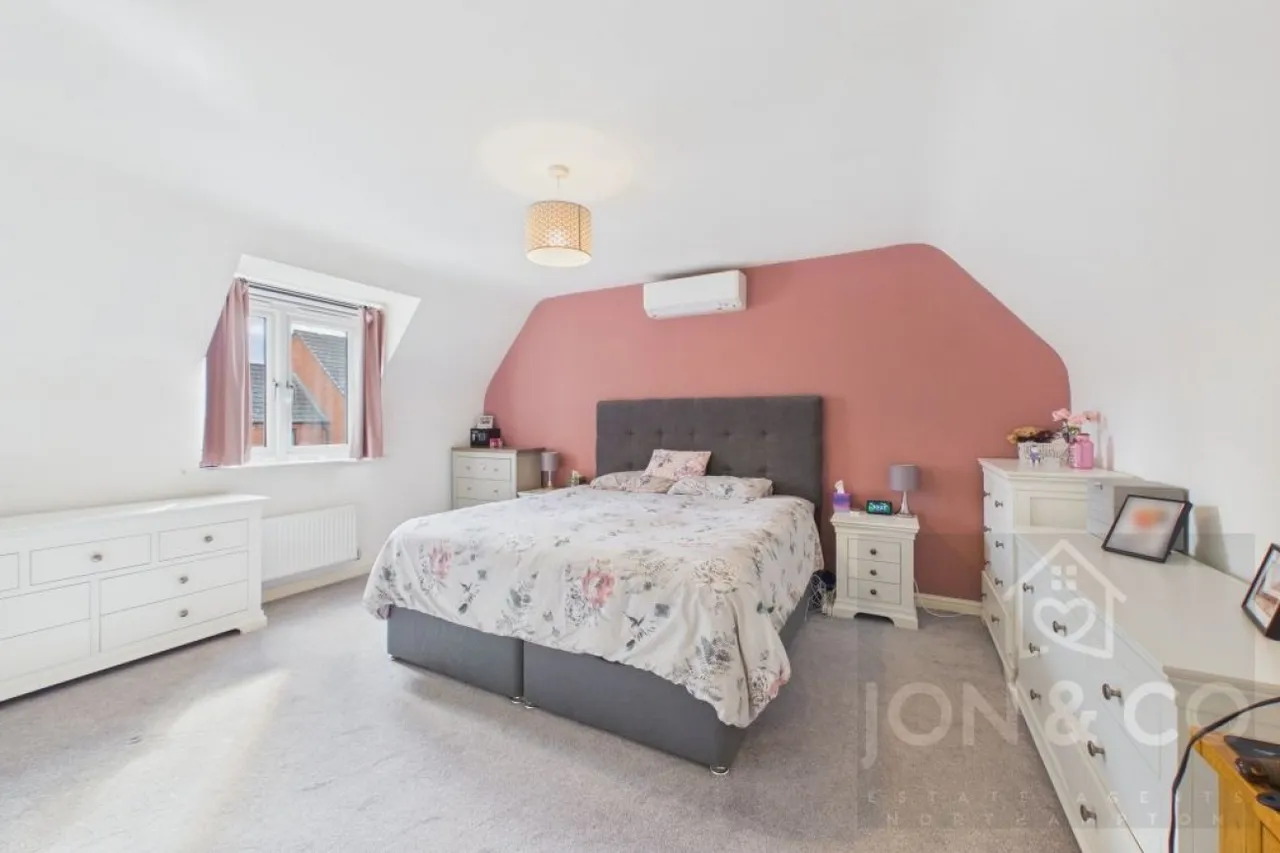 Kent Road South, St Crispins, NN5, photo 17