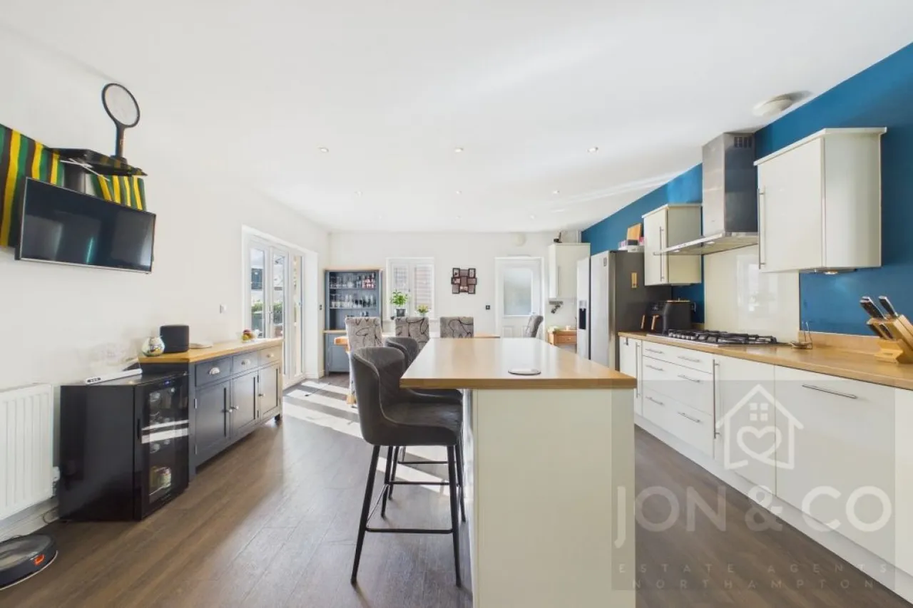 Kent Road South, St Crispins, NN5, photo 7