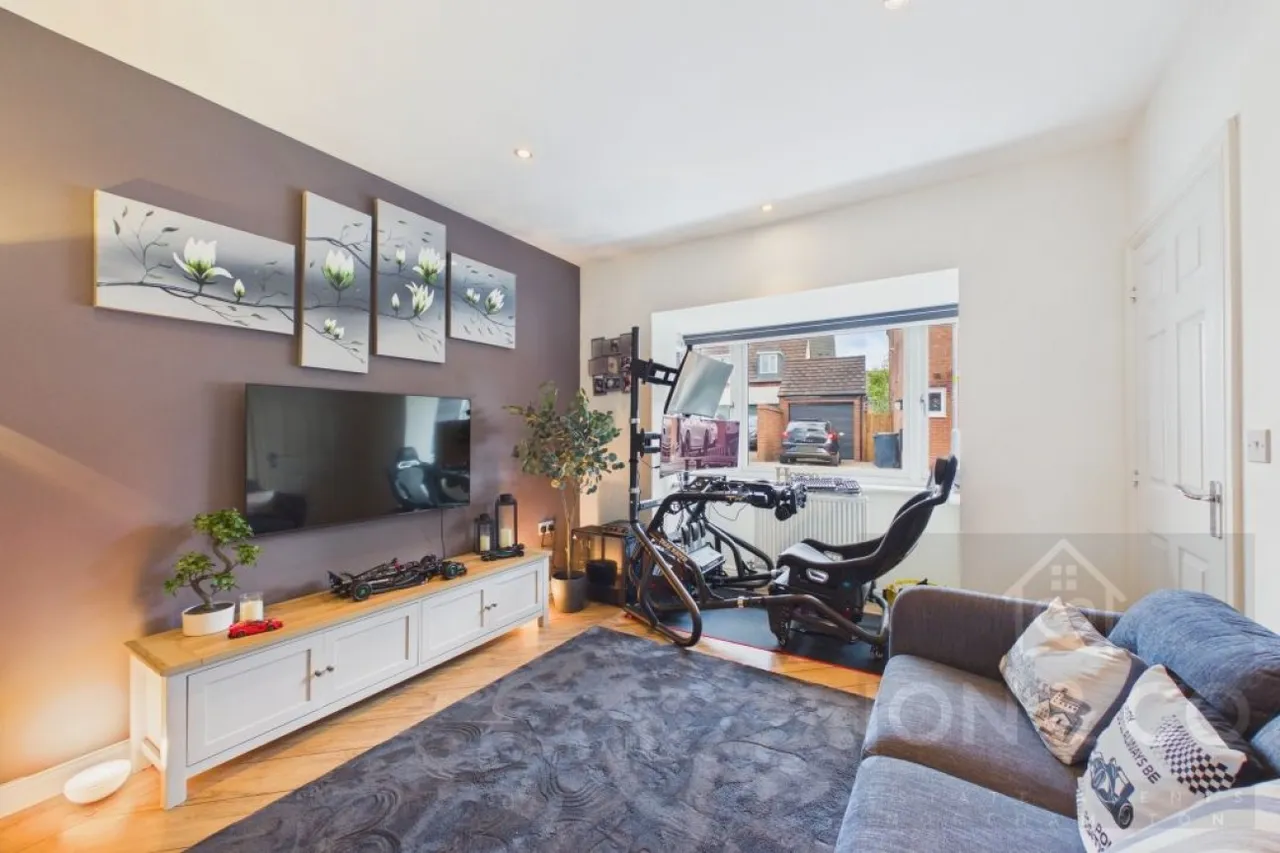 Kent Road South, St Crispins, NN5, photo 5