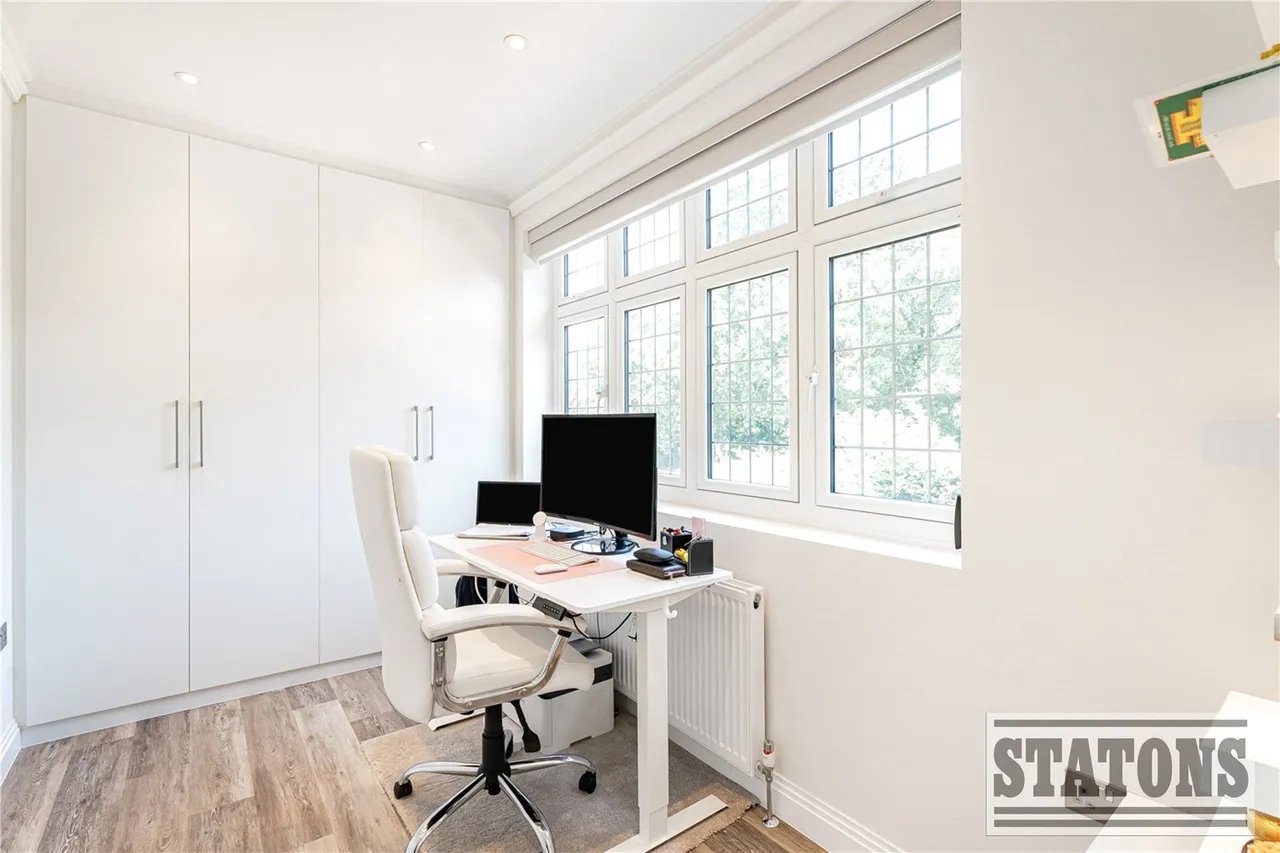 Clay Hill, Enfield, EN2 9AA, photo 17