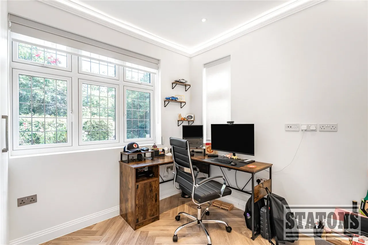 Clay Hill, Enfield, EN2 9AA, photo 14