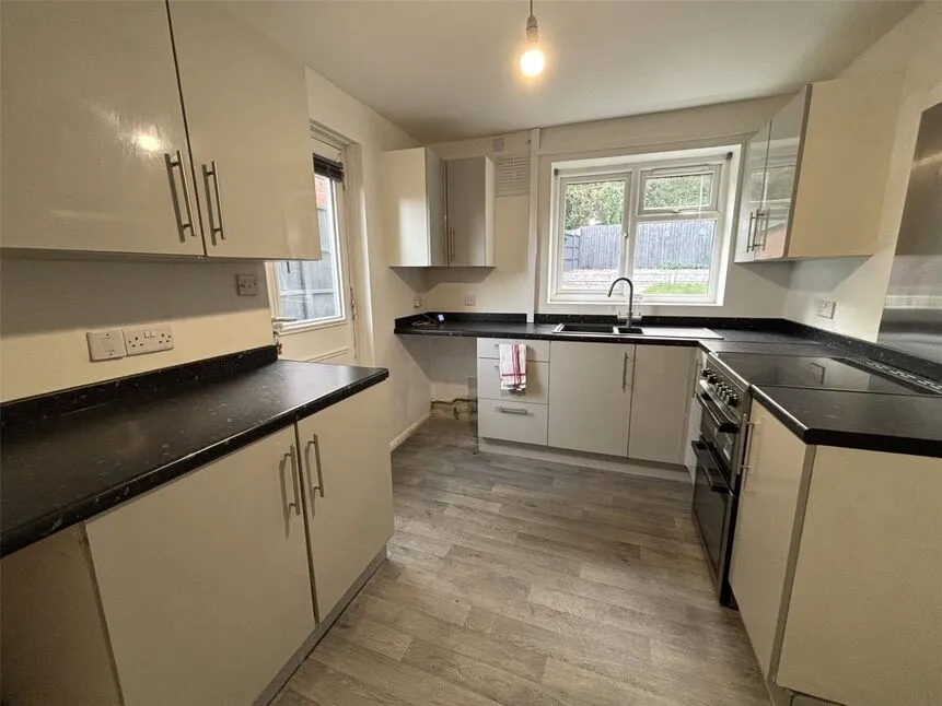 Third Avenue, Ketley Bank, TF2, photo 4
