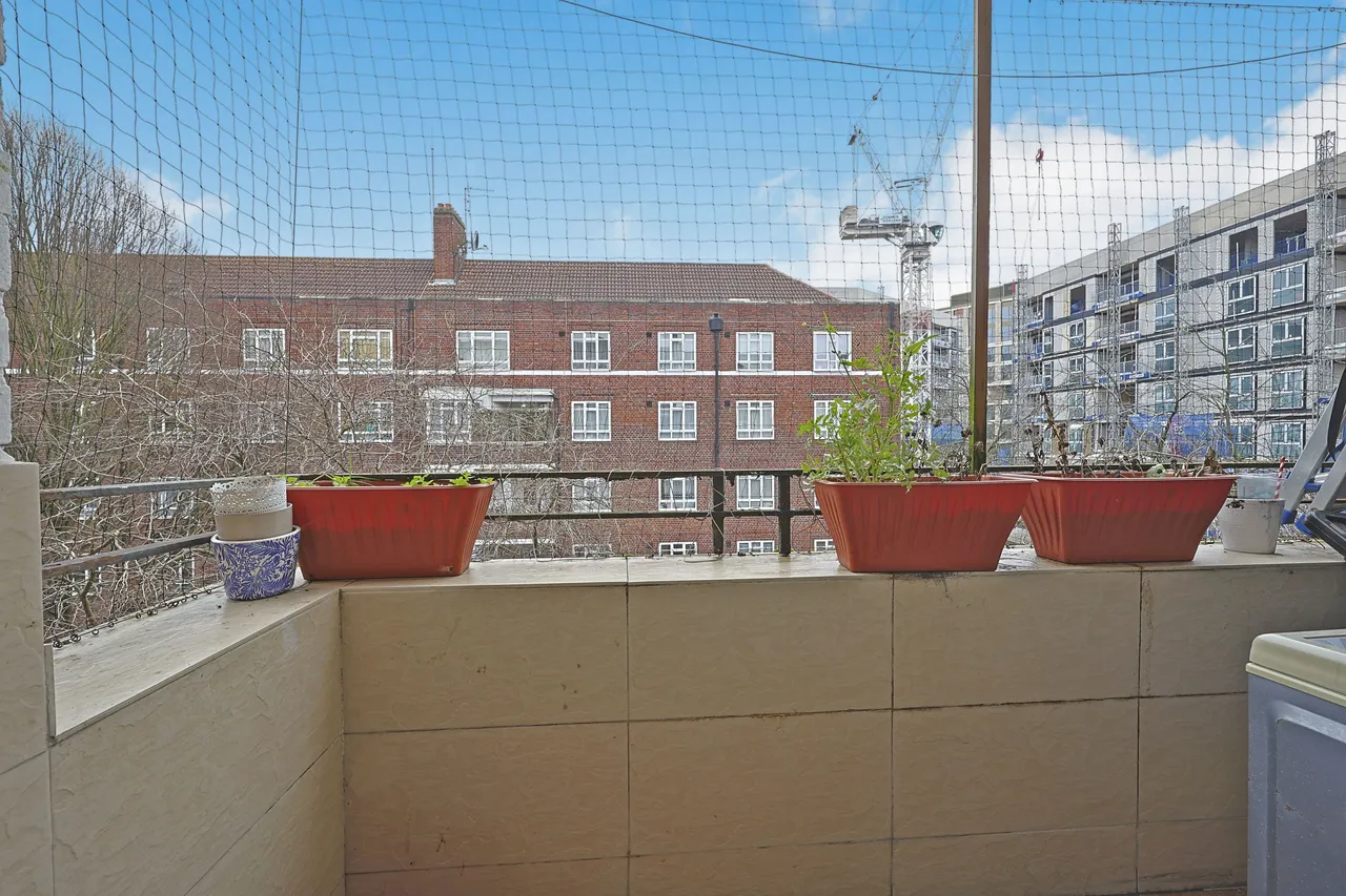White City Estate, London, W12, photo 3